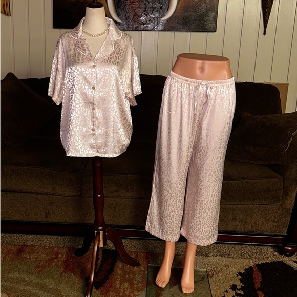 BCBGMaxAzria Other - BCBG MaxAzria ~ Medium ~ Leopard Print Satin ~ 2 Piece Pajamas Set